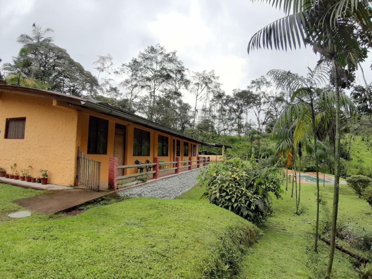 Mindo Loma Bird Lodge 외부 사진