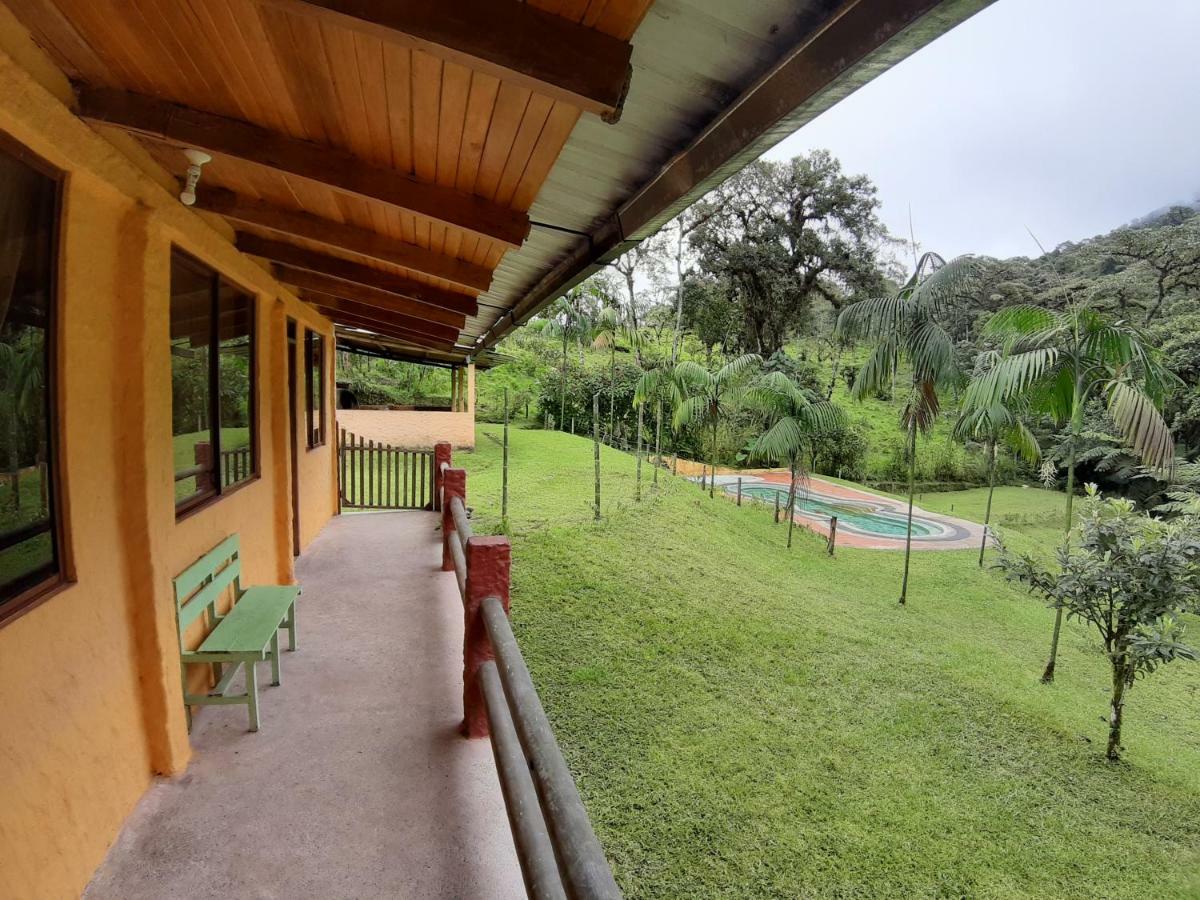 Mindo Loma Bird Lodge 외부 사진